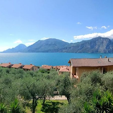 Appartamenti Casa Nina, Lago,Montagne, Uliveti Brenzone sul Garda Dış mekan fotoğraf