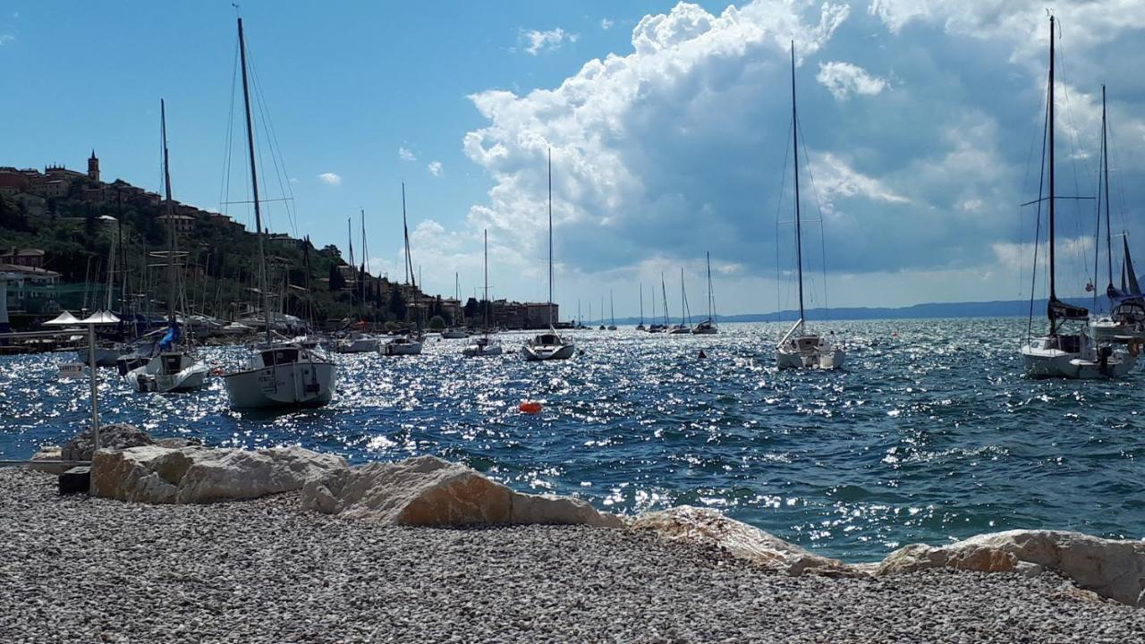 Appartamenti Casa Nina, Lago,Montagne, Uliveti Brenzone sul Garda Dış mekan fotoğraf