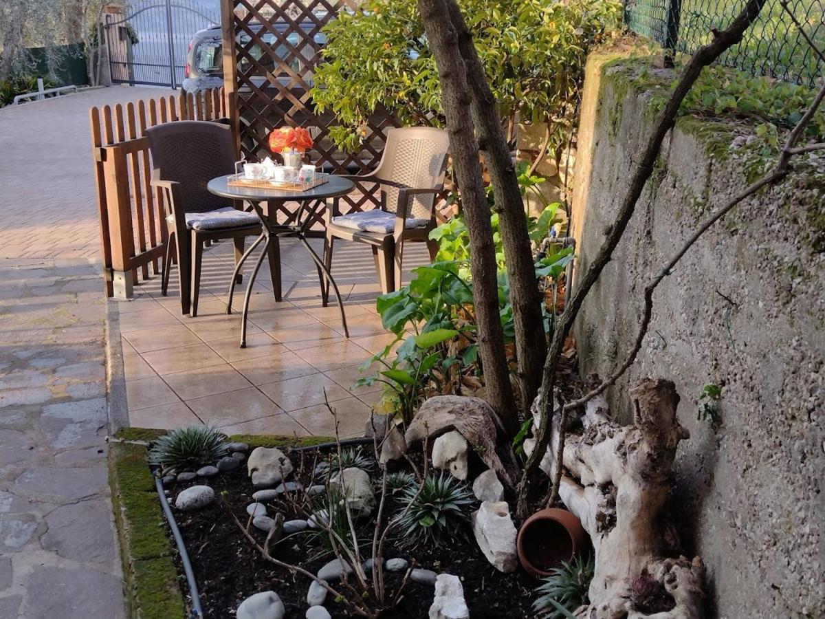 Appartamenti Casa Nina, Lago,Montagne, Uliveti Brenzone sul Garda Dış mekan fotoğraf