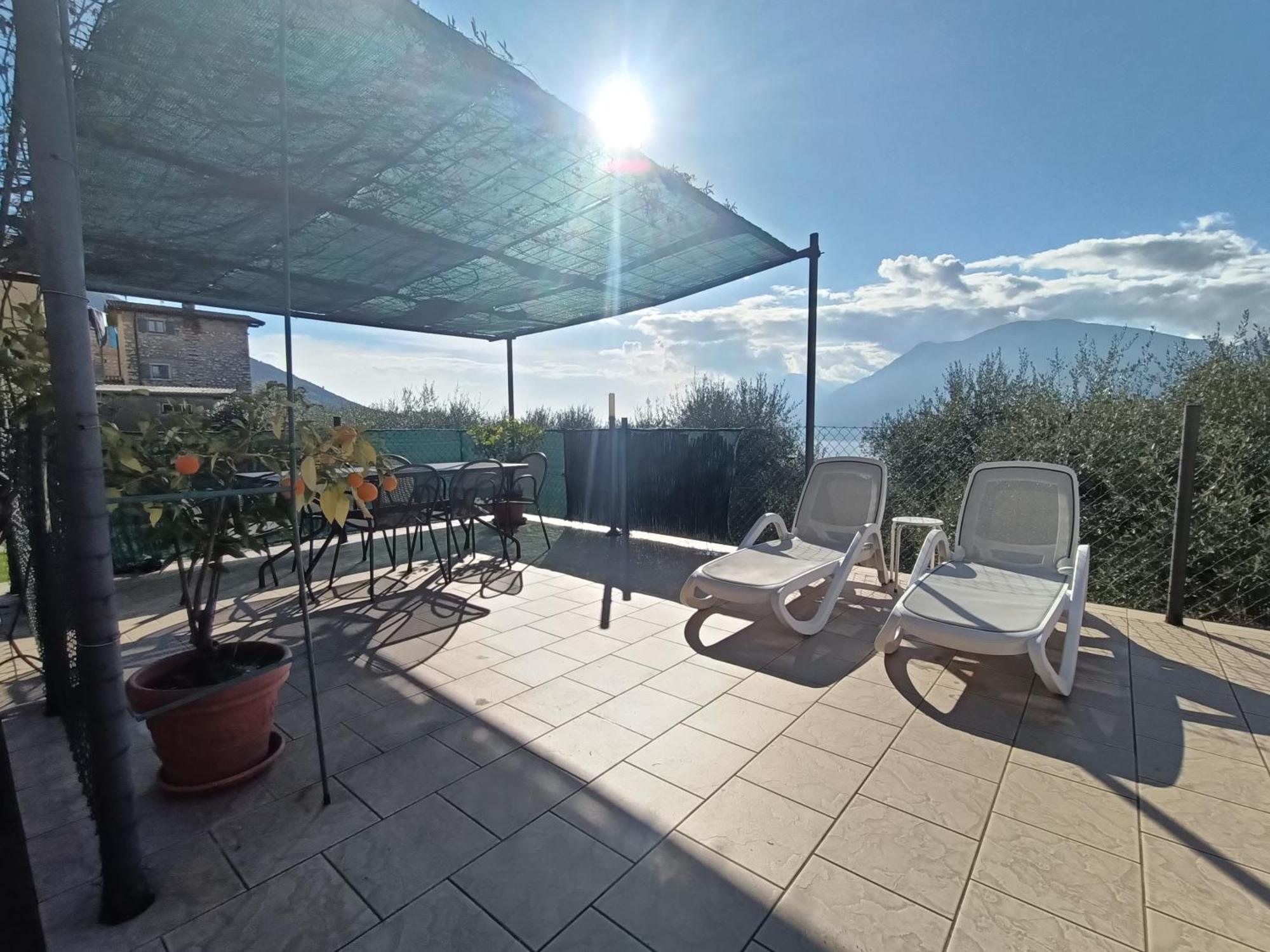 Appartamenti Casa Nina, Lago,Montagne, Uliveti Brenzone sul Garda Dış mekan fotoğraf