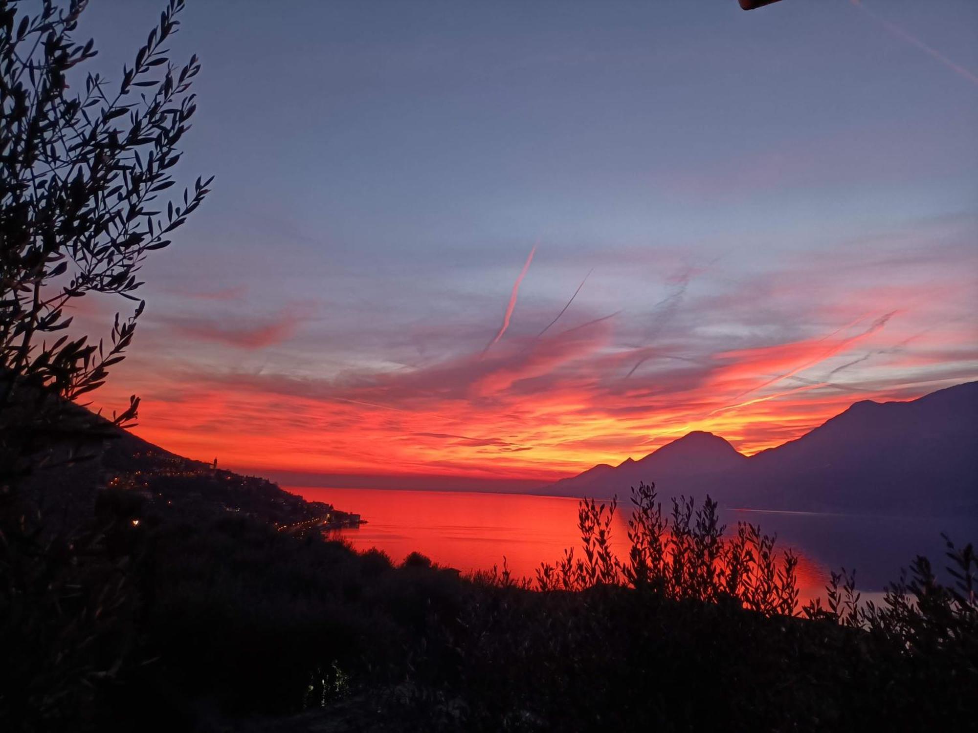 Appartamenti Casa Nina, Lago,Montagne, Uliveti Brenzone sul Garda Dış mekan fotoğraf