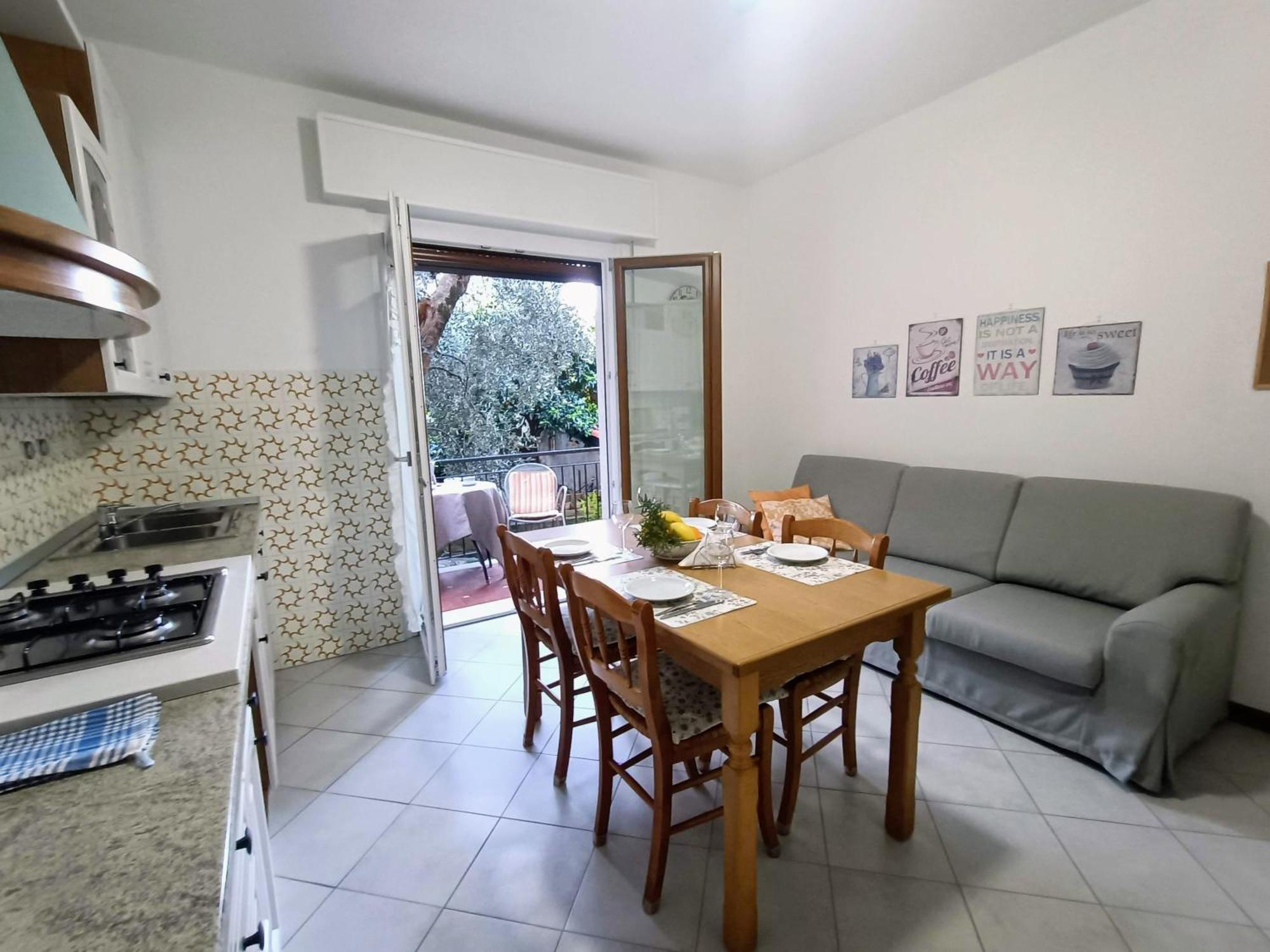 Appartamenti Casa Nina, Lago,Montagne, Uliveti Brenzone sul Garda Dış mekan fotoğraf
