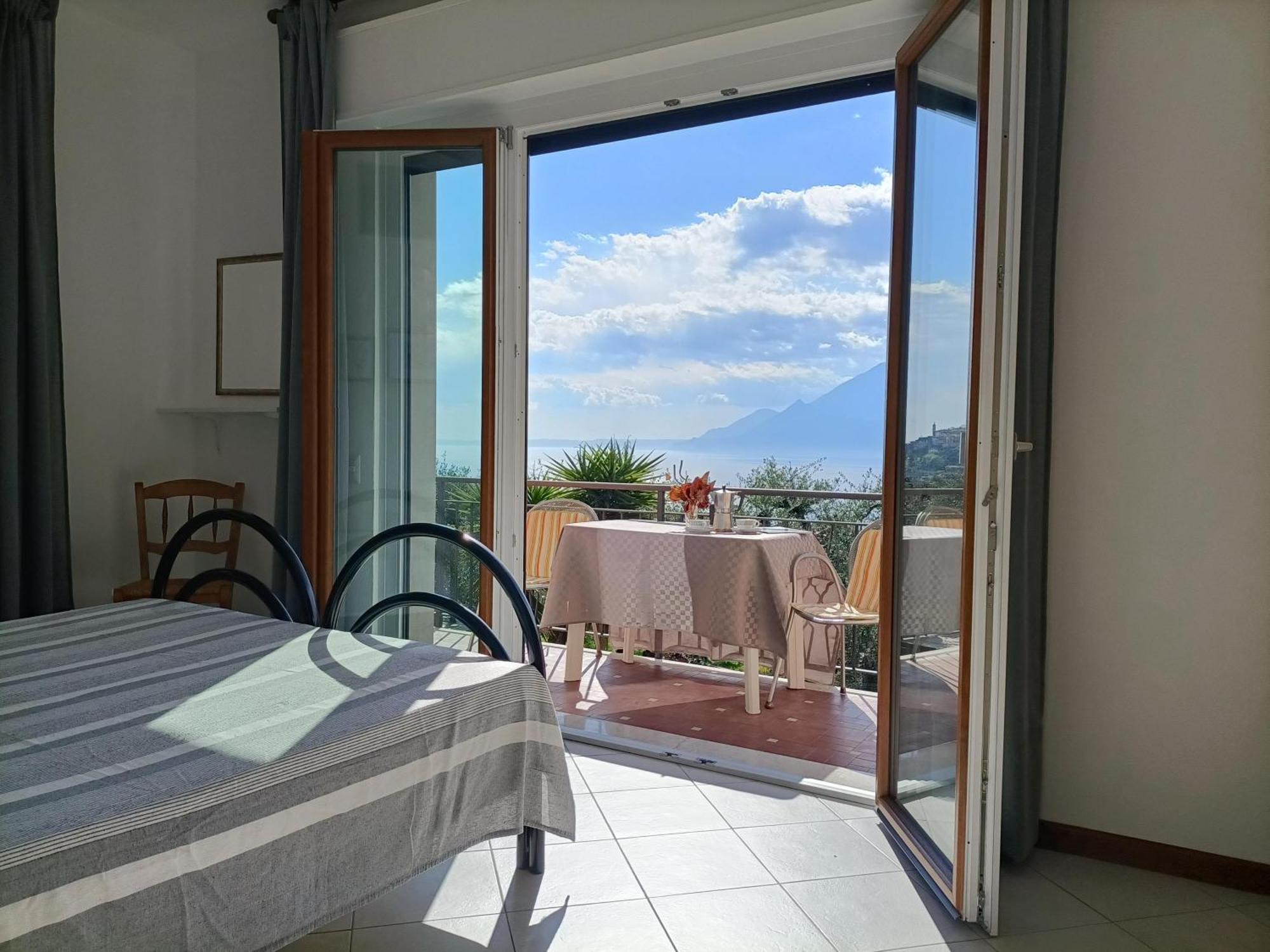 Appartamenti Casa Nina, Lago,Montagne, Uliveti Brenzone sul Garda Dış mekan fotoğraf