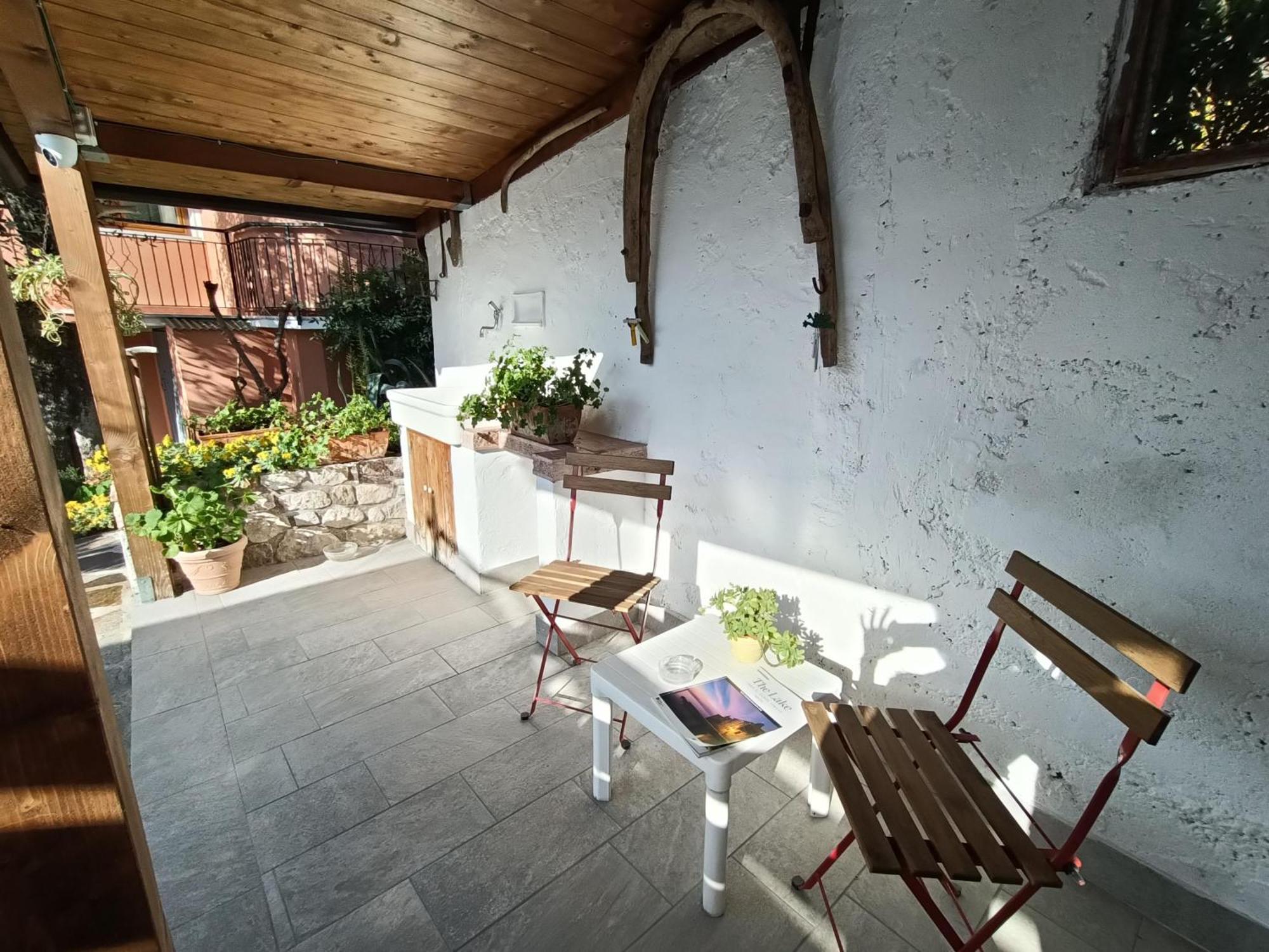 Appartamenti Casa Nina, Lago,Montagne, Uliveti Brenzone sul Garda Dış mekan fotoğraf
